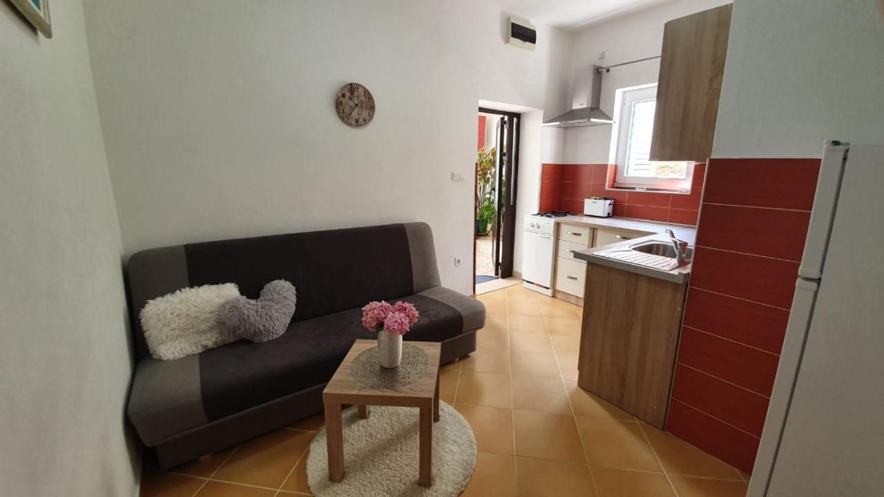 Apartment Franic Sucuraj Luaran gambar